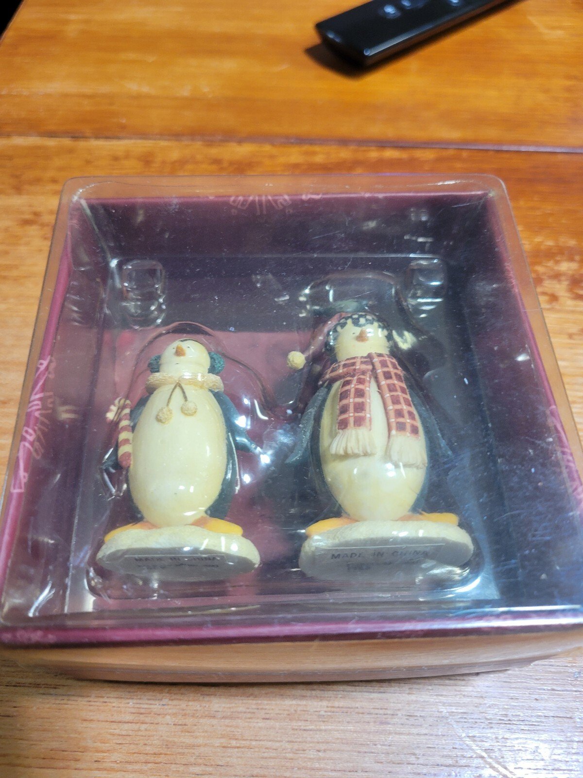 1999 Debbie Mumm "Hugsy" penguin resin figures. 1990 - Image 5