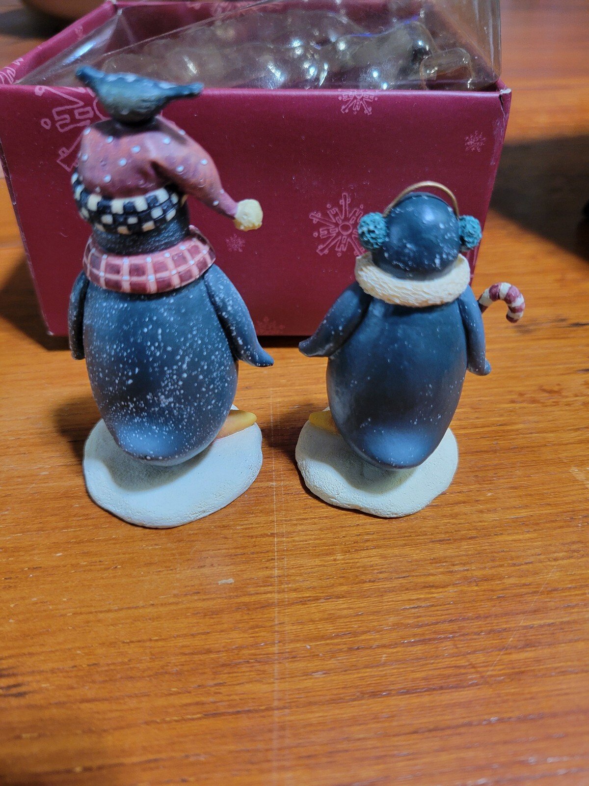1999 Debbie Mumm "Hugsy" penguin resin figures. 1990 - Image 7